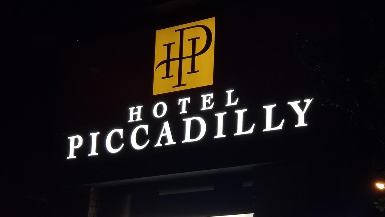 Hotel Piccadilly Fresno Exteriör bild
